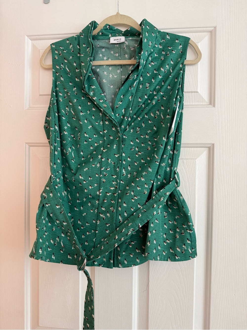 Akris Punto Green somersault Printed Tie-Waist Sleeveless Blouse whimsical